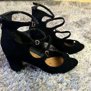 Cute black heels